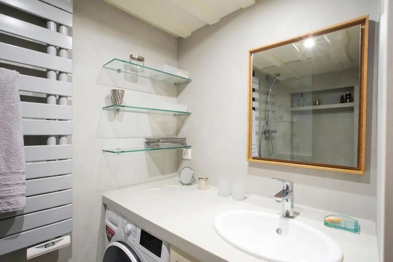 Timbaud - Canal St Martin Apartment *